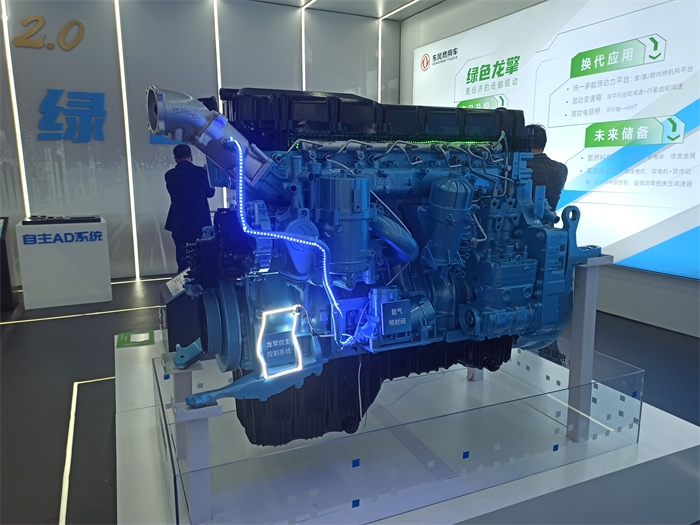 東風商用車龍擎氨柴發動機及后處理2.jpg
