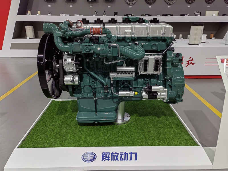 解放動(dòng)力CA6SM3-E6系列燃?xì)鈾C(jī)，排量12.52升，功率覆蓋350-470馬力